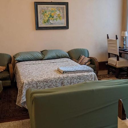 Double Bedroom In Beautiful 30'S Style Apartment Firenze Eksteriør bilde