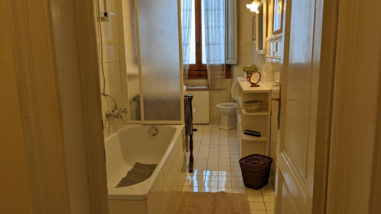 Double Bedroom In Beautiful 30'S Style Apartment Firenze Eksteriør bilde