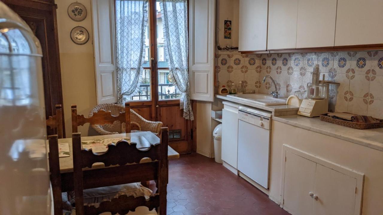 Double Bedroom In Beautiful 30'S Style Apartment Firenze Eksteriør bilde